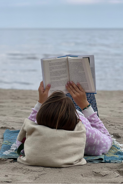 Spring Books for Your Coziest Season Yet - LIFESTYLE WITH HER